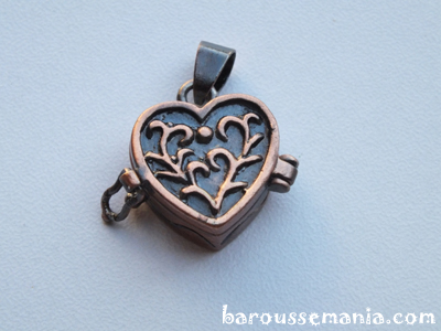 Bronze heart pendant flat box
